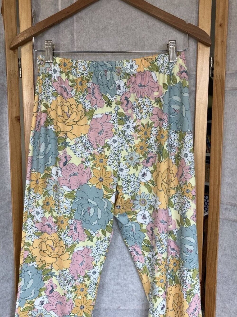 Wayf Floral Bootleg Pull On Pants, Small. Hippie Boho Vibe, Super soft - Picture 2 of 5